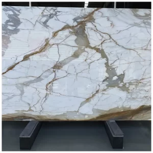 Dalles de marbre doré Calacatta Oro