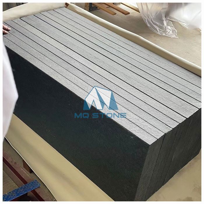 آج منظره بازالت سیاه