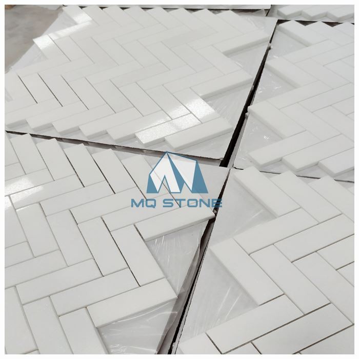 Thassos Fischgrätenmosaik aus poliertem Marmor