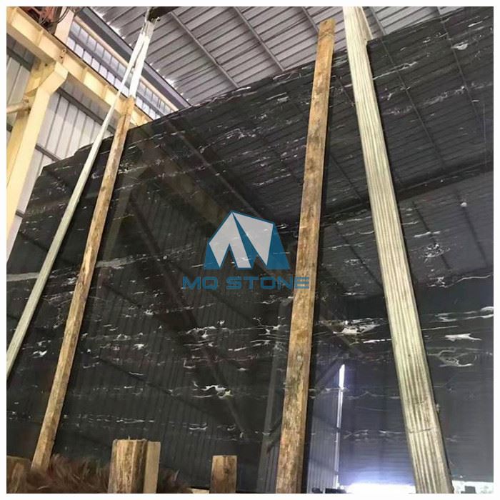 Silberne Portoro-Marmor-Platten