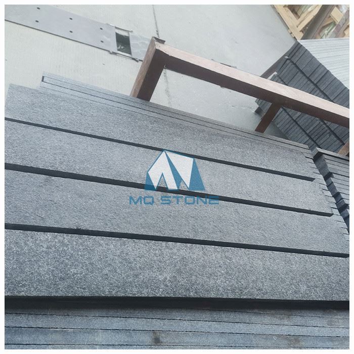 Granit-Sockelfliesen