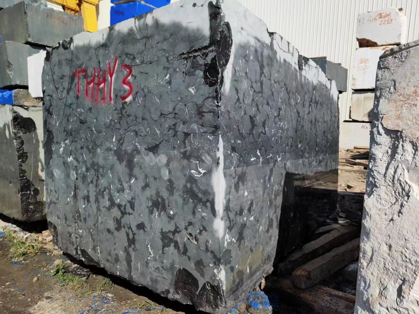 سنگ مرمر یخی سیاه قرن