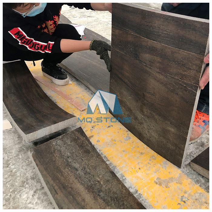 Piastrella di rivestimento in granito marrone