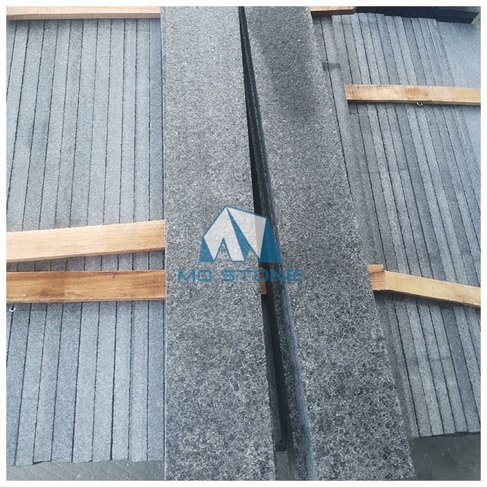 Granit-Sockelfliesen