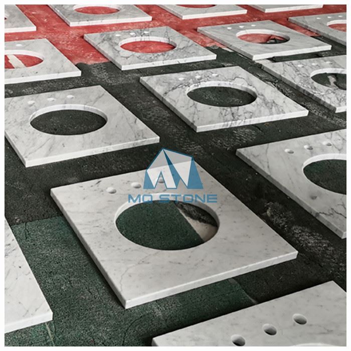 Белая столешница для ванны из каррарского мрамора