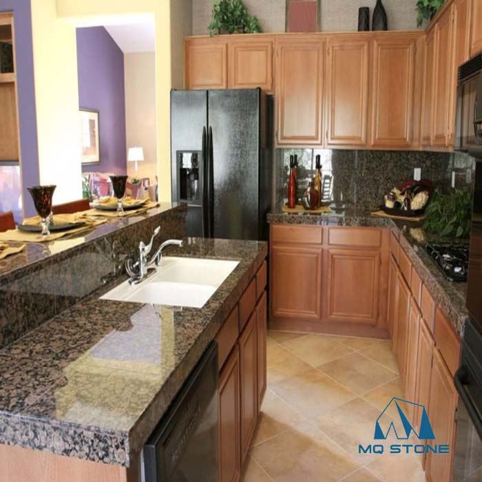 Piano cucina marrone baltico