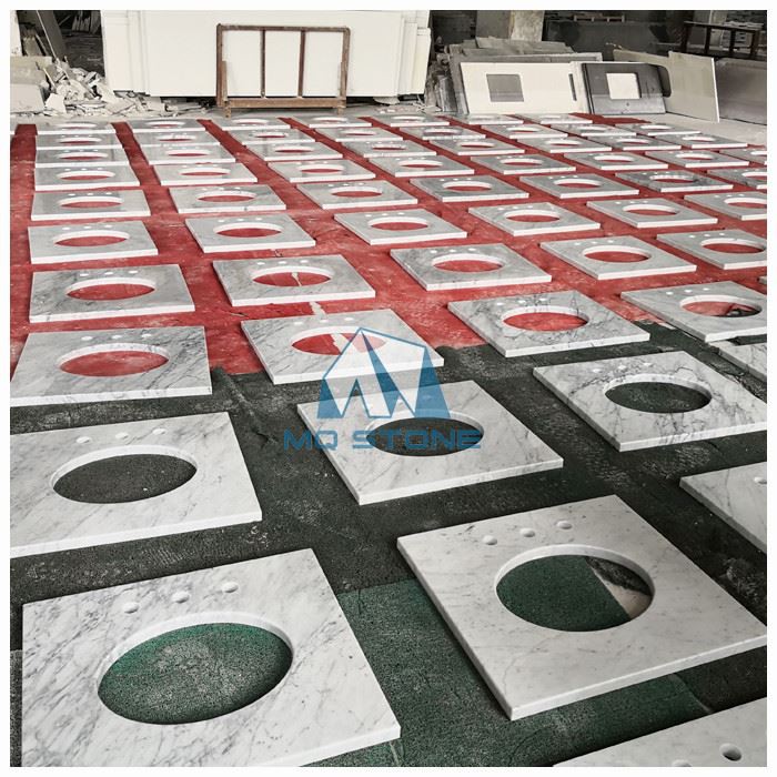 Белая столешница для ванны из каррарского мрамора