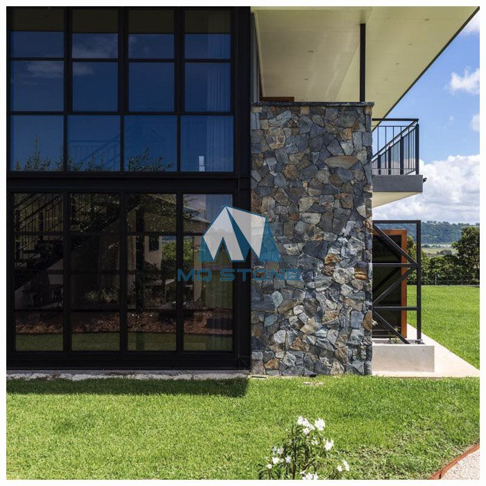 Голубой кварцитовый камень