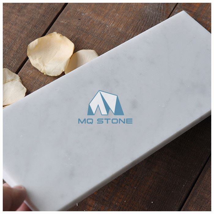 Metro-Fliesen aus weißem Marmor