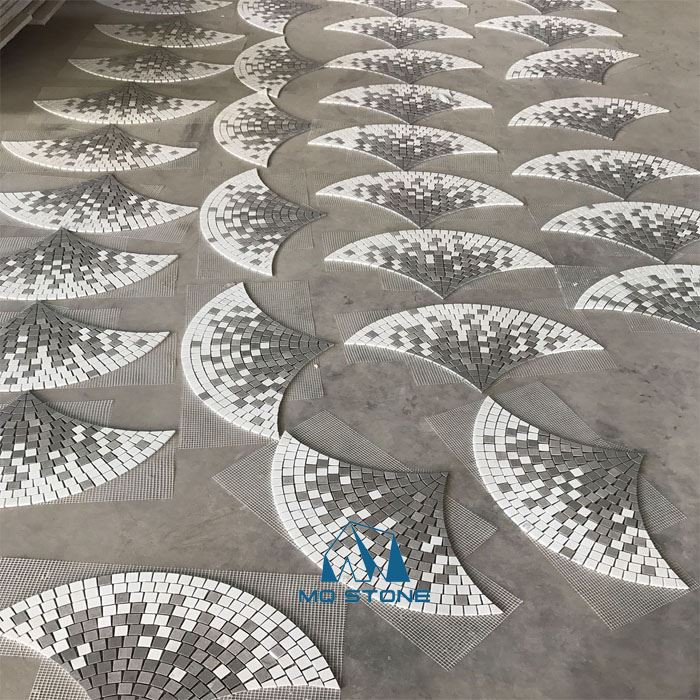 کاشی کف خاکستری و سفید مرمر موزاییکی