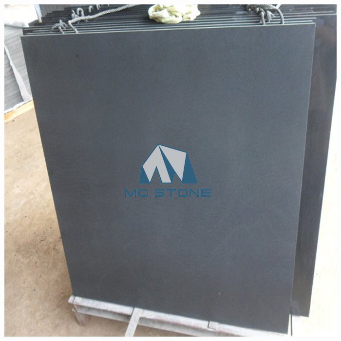 バサルト・ブラックストーン