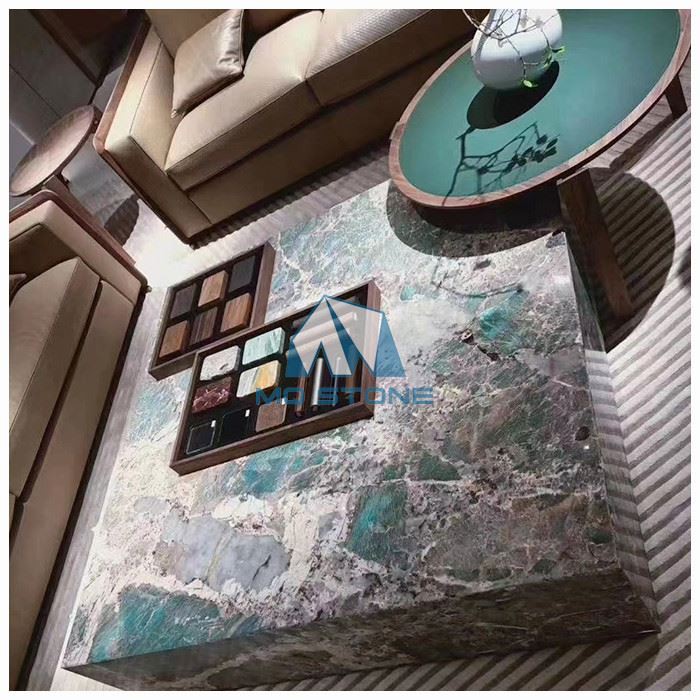 Table d'appoint en quartzite vert Amazonite