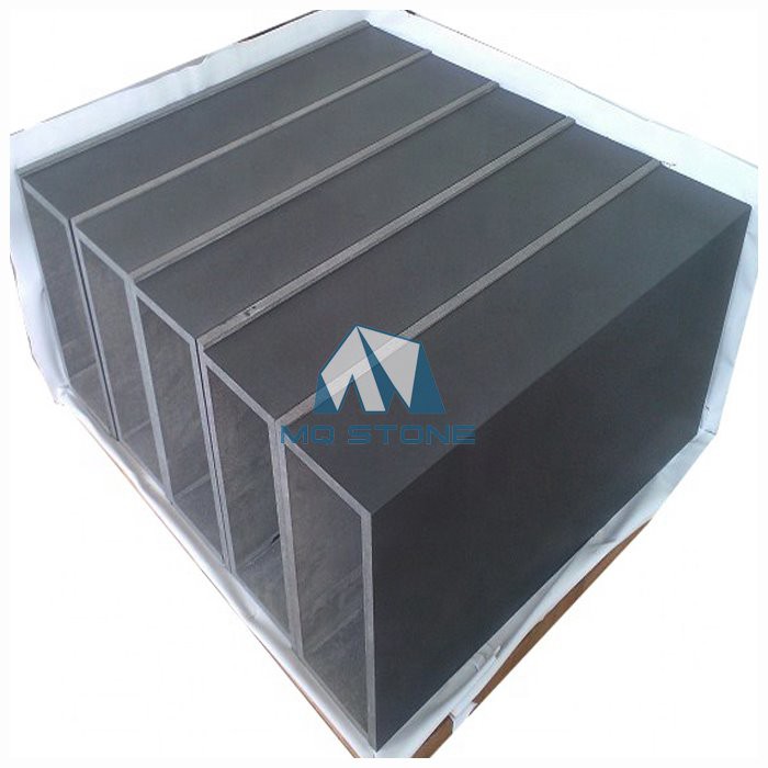 バサルト・ブラックストーン