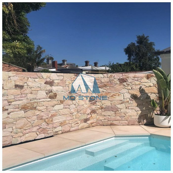 Gelbe Steinverkleidungen