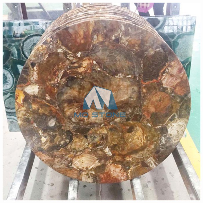 Yuvarlak Taşlaşmış Ahşap Masa