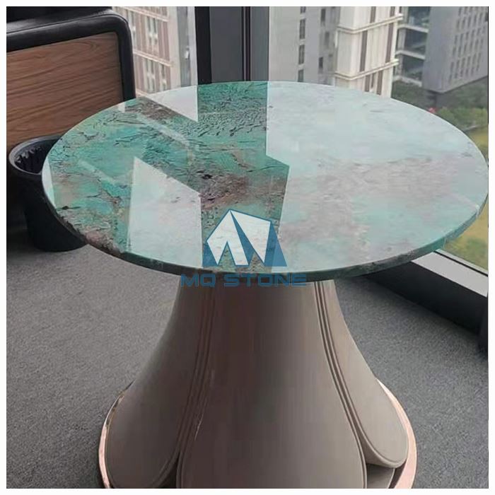 Table d'appoint en quartzite vert Amazonite