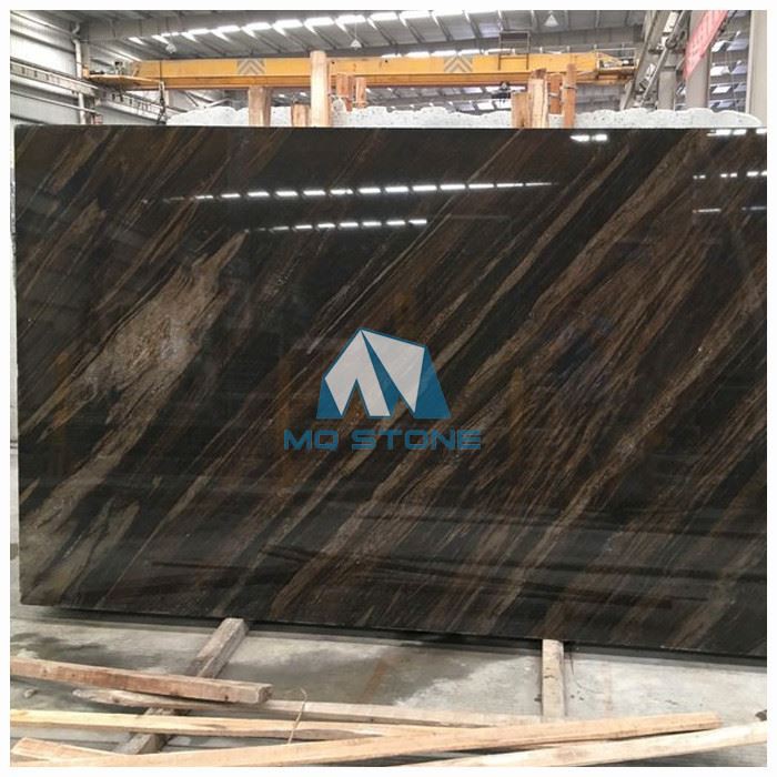 Dalles de granit brun foncé