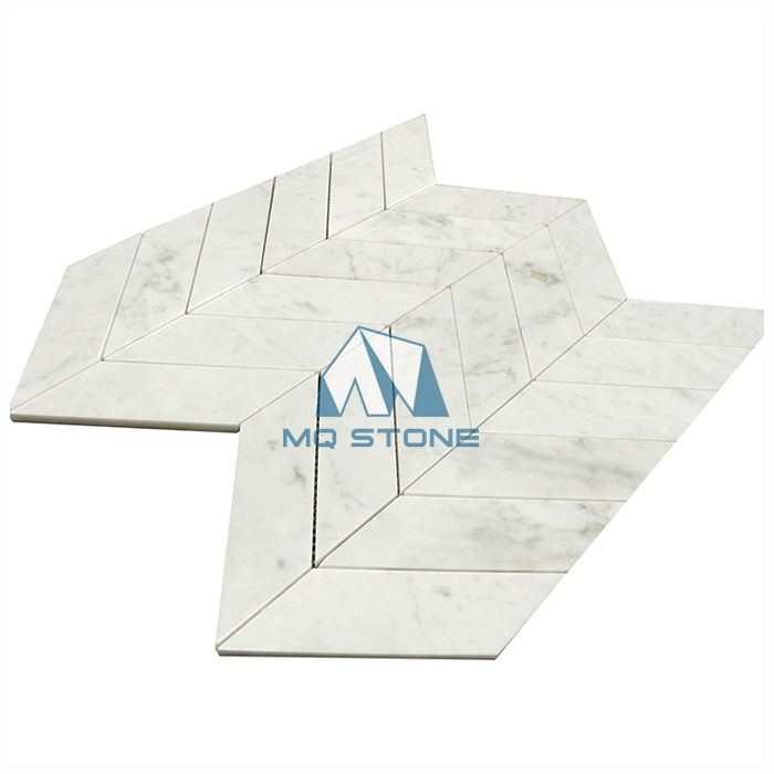 कैरारा हेरिंगबोन मोज़ेक