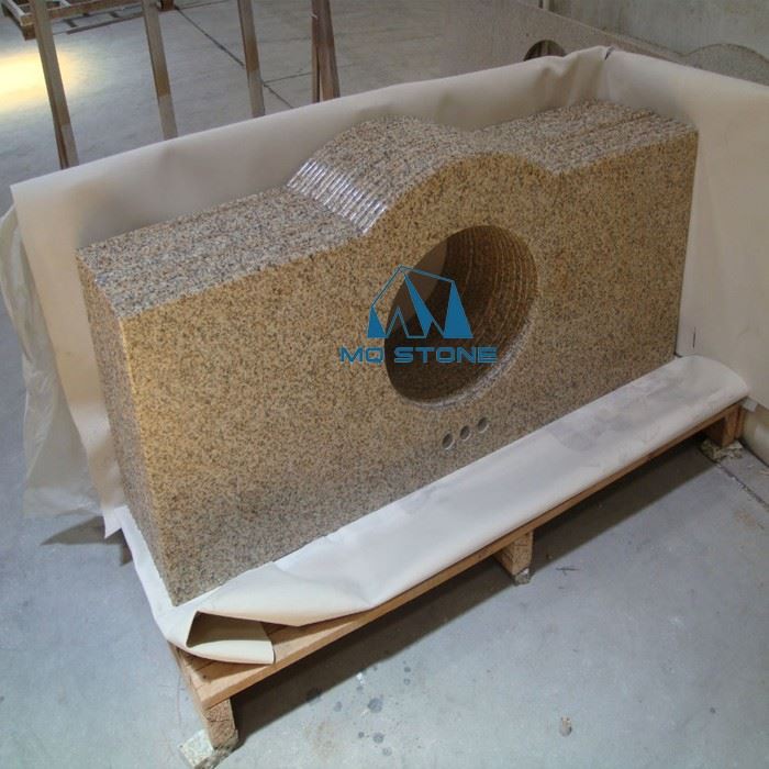 Controsoffitto in granito giallo oro