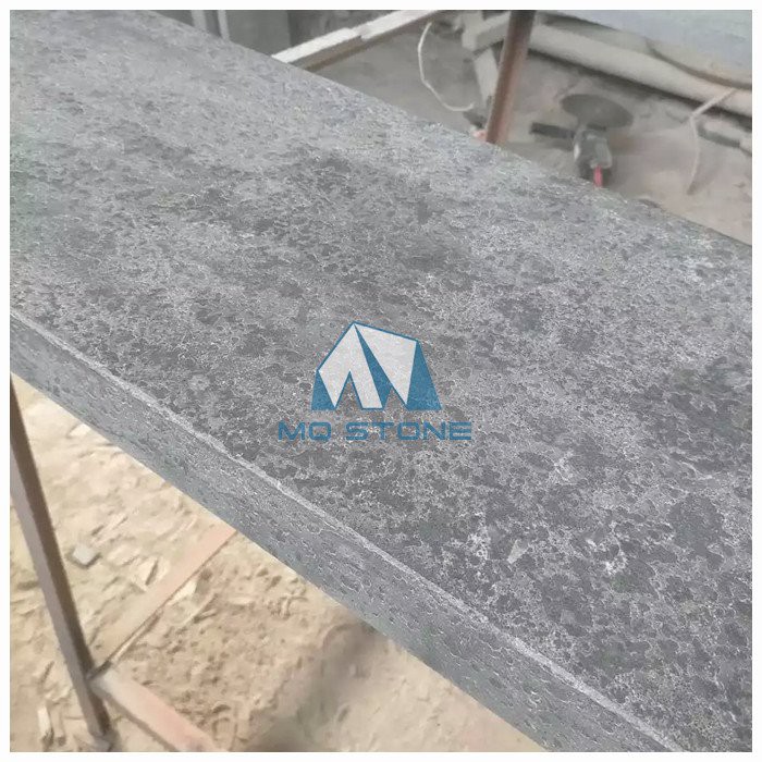 Облицовка бассейна голубым камнем