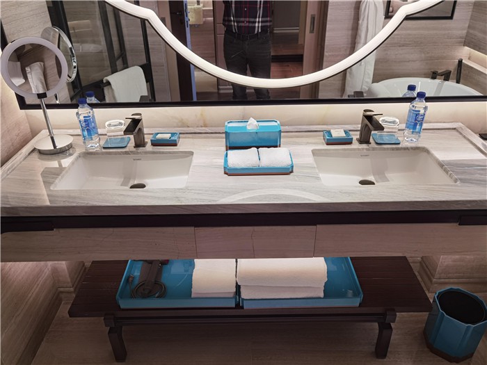 Бвлгари плави мермер