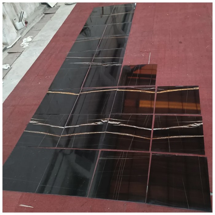 Jubin Marmar Hitam Dan Emas