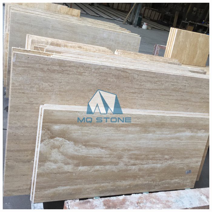 Carrelage en travertin crème