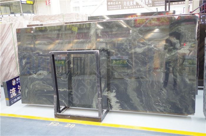 काले और हरे ग्रेनाइट काउंटरटॉप्स