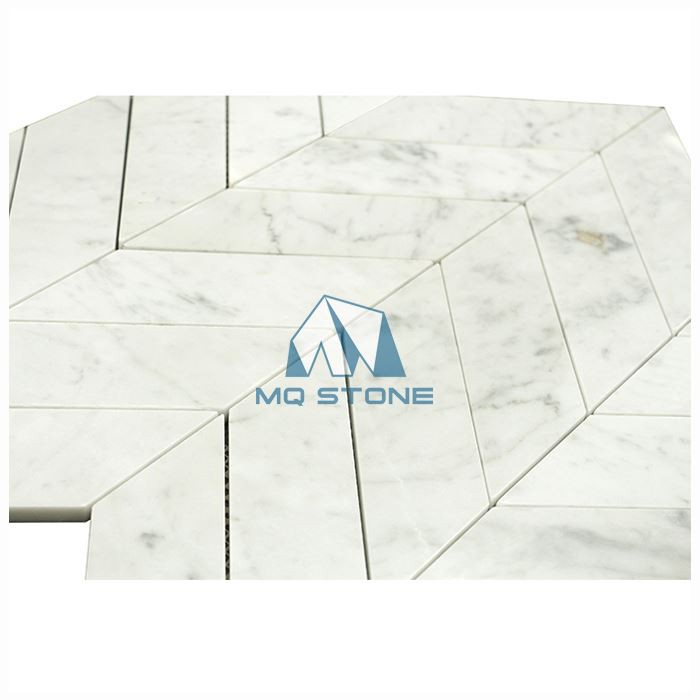 कैरारा हेरिंगबोन मोज़ेक