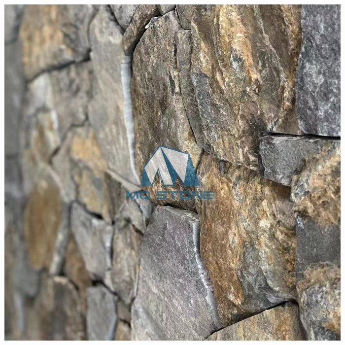 Голубой кварцитовый камень