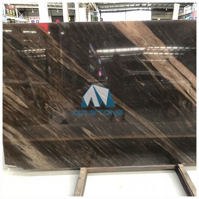 Dalles de granit brun foncé