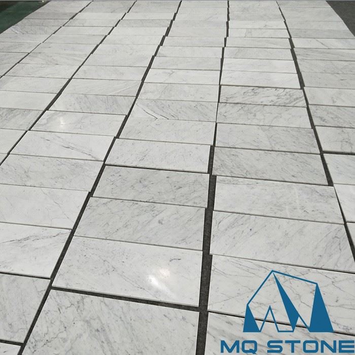 Carreaux polis de Carrare