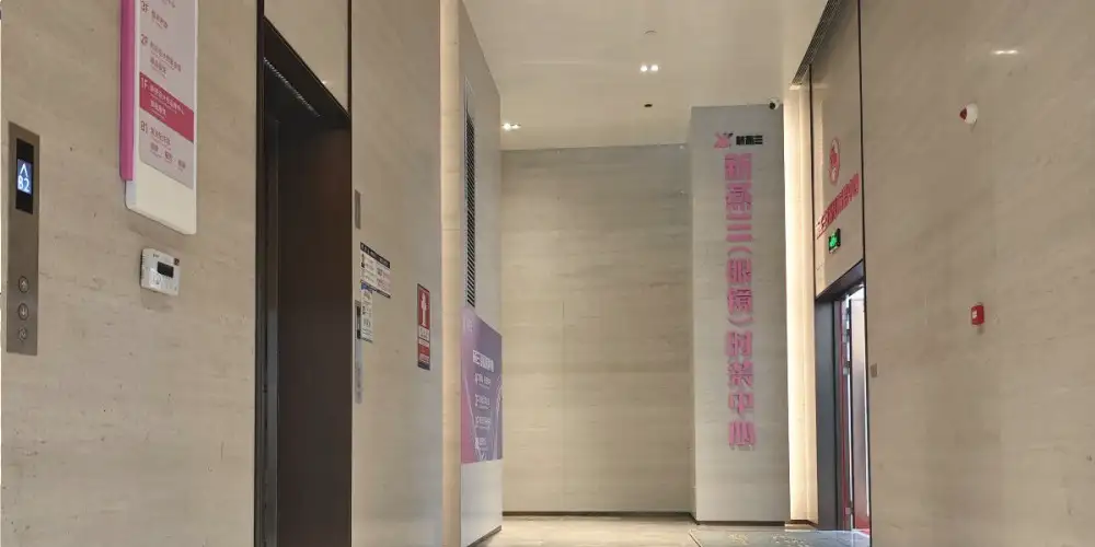 Elevator-Lobbies-Floor-and-Wall-Travertine-Tiles-Designs