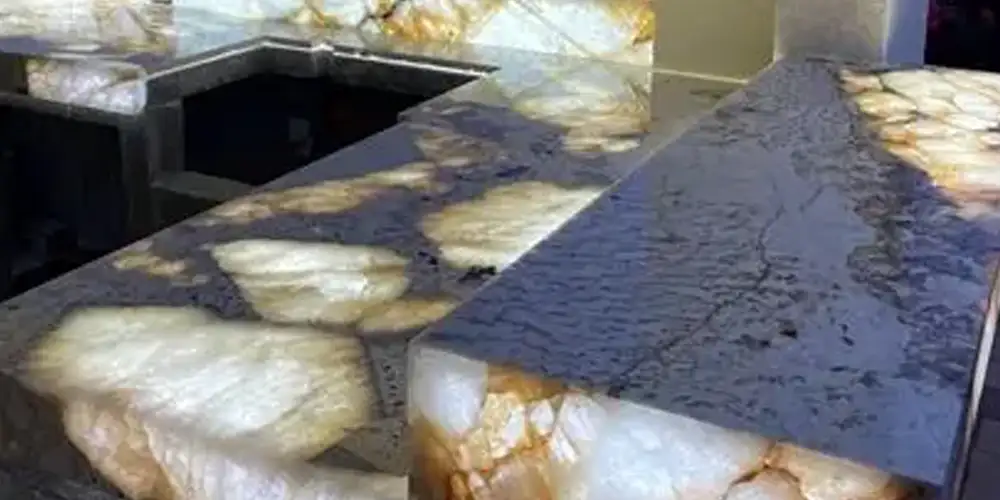 Patagonia-Quartzite-Backlit-Countertops-in-Villas