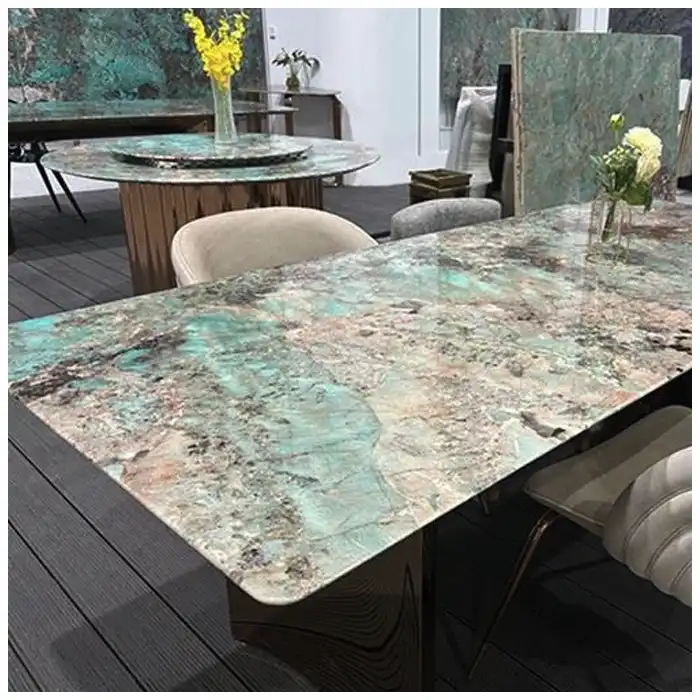 Exotic-Quartzite-Slab-Selection-by-Mineral-Depth-and-Light