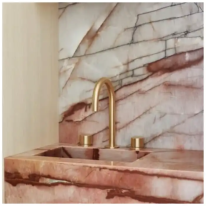 Cosmopolitan-Quartzite-Slab-Layout-for-Islands-Walls-and-Stone-Furniture