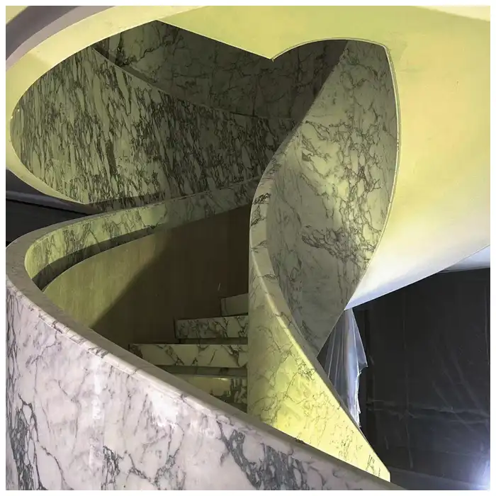 Arabescato-Corchia-Staircase-Tread-Direction-at-Every-Landing
