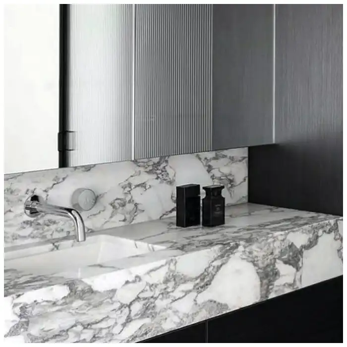 Arabescato-Corchia-marble-full-slab-showing-white-field-and-charcoal-mineral-movement Arabescato-Corchia-marble-full-slab-showing-white-field-and-charcoal-mineral-movement