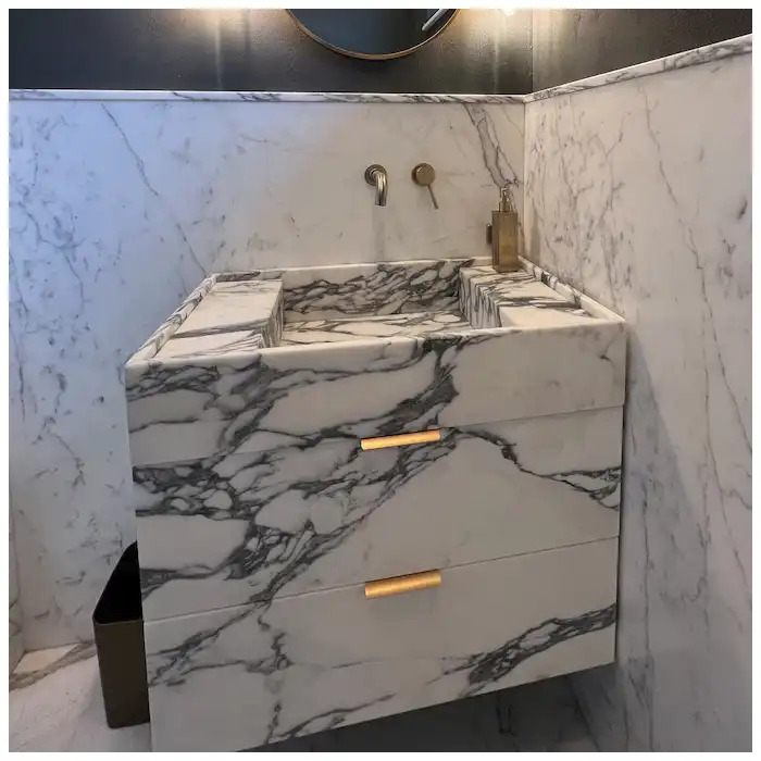 Arabescato-Corchia-vs-Arabescato-Orobico-full-slabs-compared-for-a-feature-wall Arabescato-Corchia-vs-Arabescato-Orobico-full-slabs-compared-for-a-feature-wall