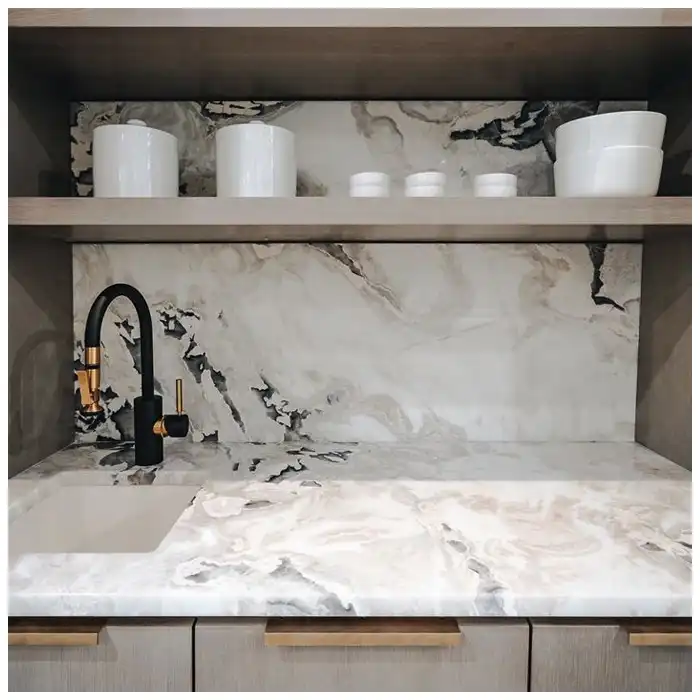 Dover-White-Quartzite-Slab-Selection-for-Walls-and-Furniture