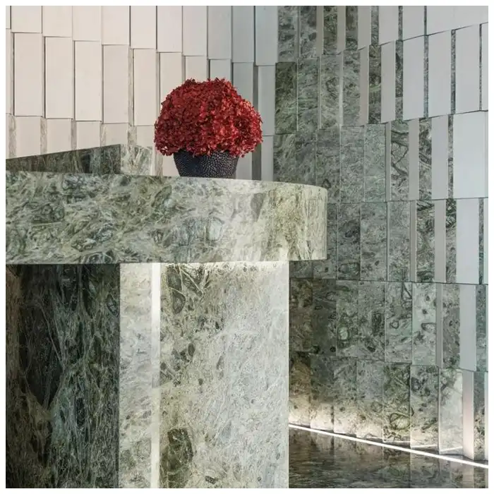 Light-green-marble-slab-viewed-under-diffuse-and-side-light-for-full-face-selection