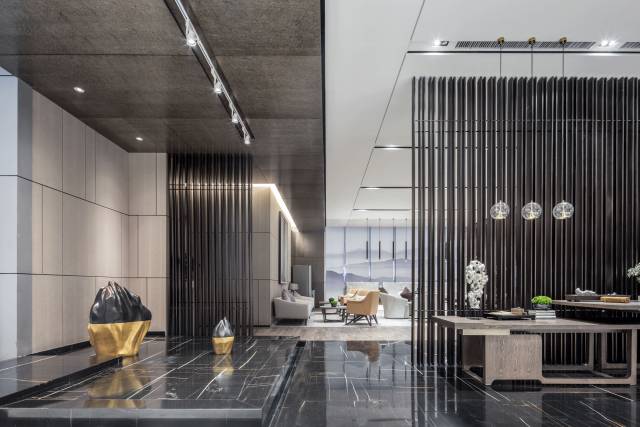 Мраморная плитка St. Noir Sahara Мраморная плитка St. Noir Sahara