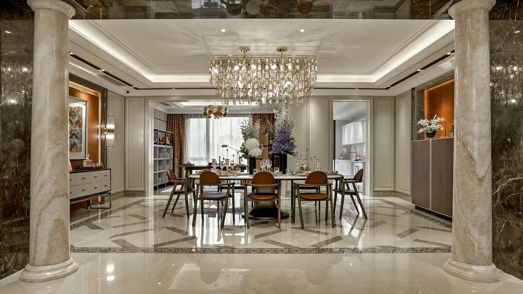 Colonna di marmo beige.jpg Colonna di marmo beige.jpg