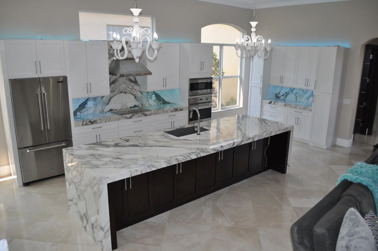 व्हाइट मार्बल किचन आइलैंड टॉप्स