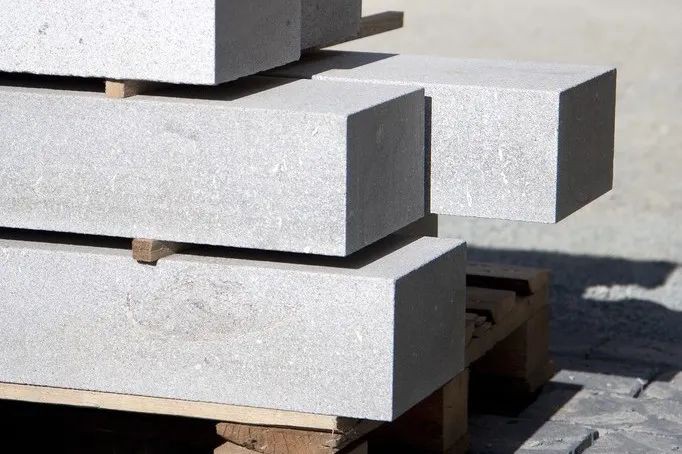 グレー御影石マシンカット縁石